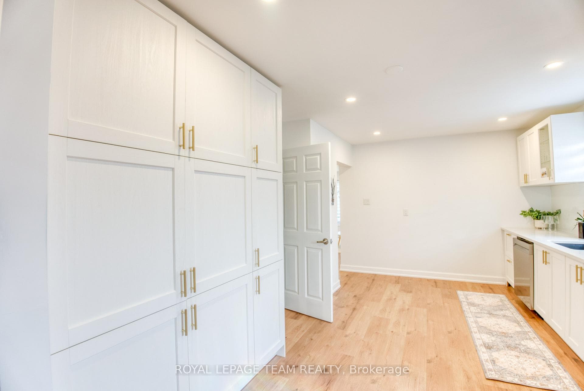 21 Equestrian Drive photo 15