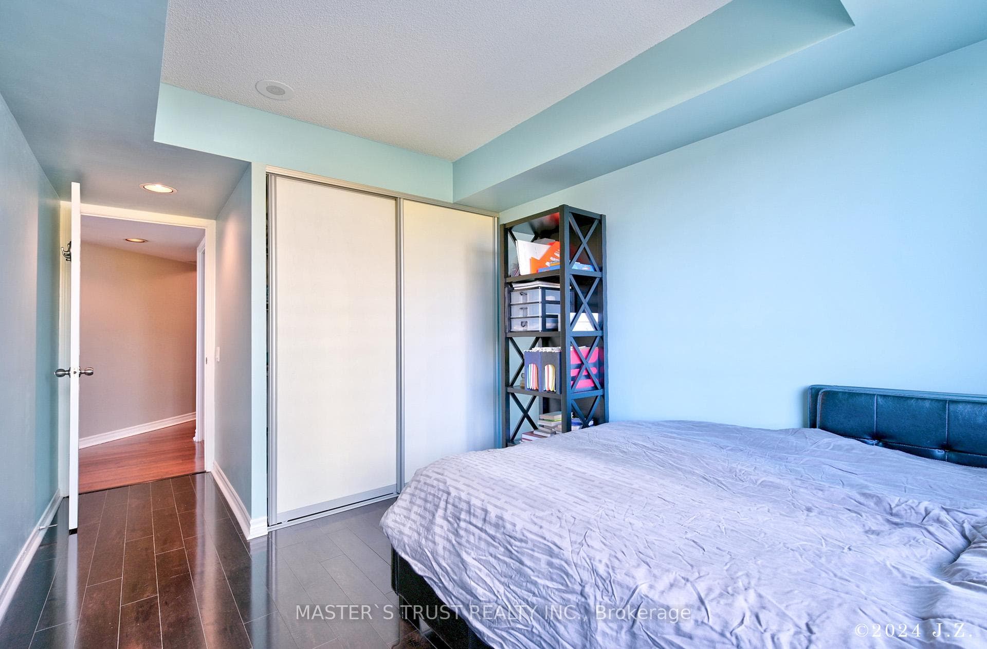 28 Harrison Garden Boulevard Unit 511 photo 15