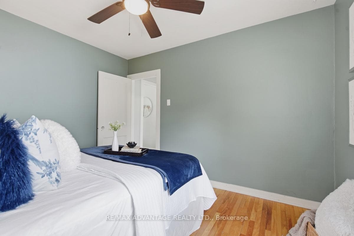 94 Josephine Street photo 16
