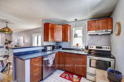 52 Sandown Avenue photo 6