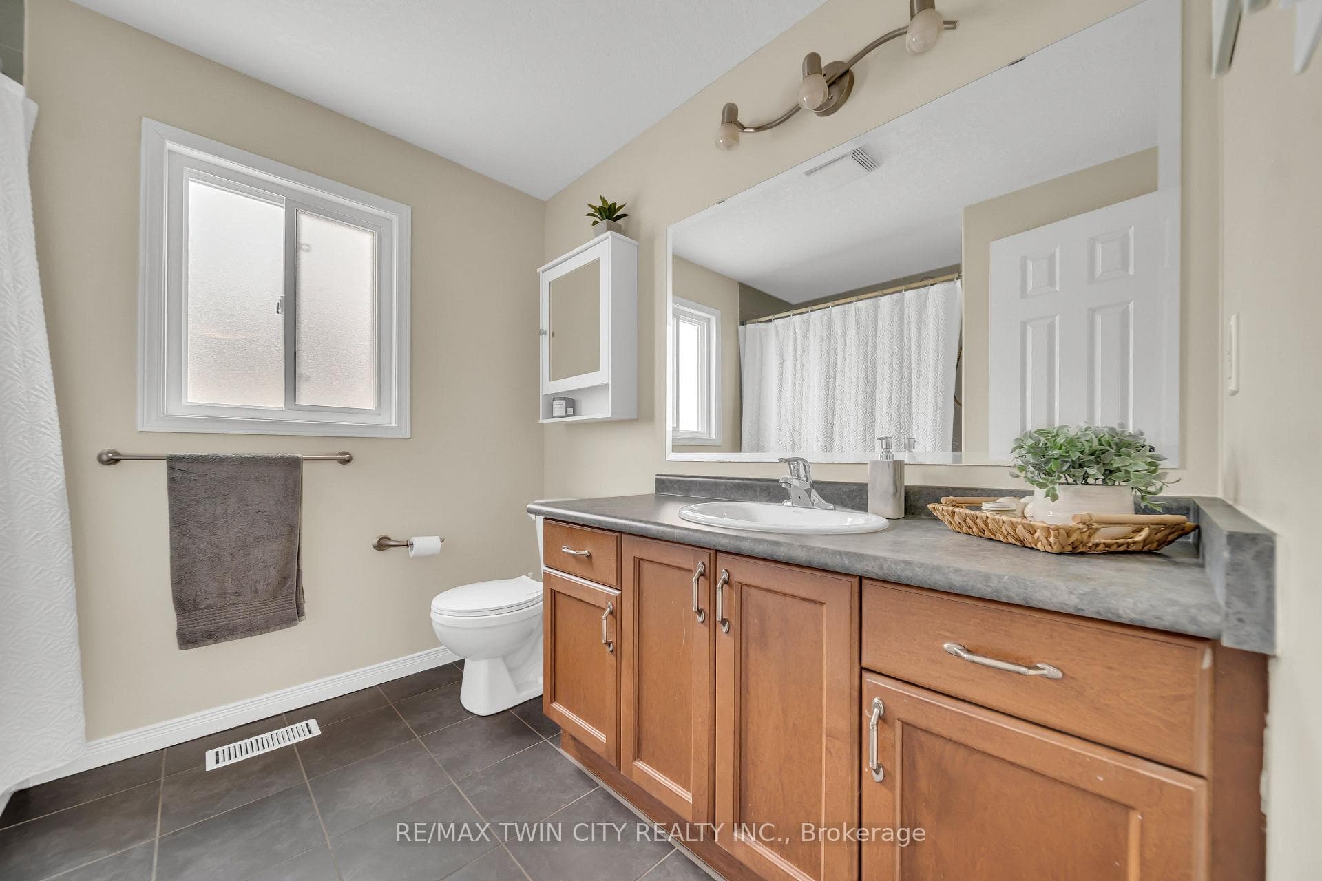 452 Activa Avenue photo 27