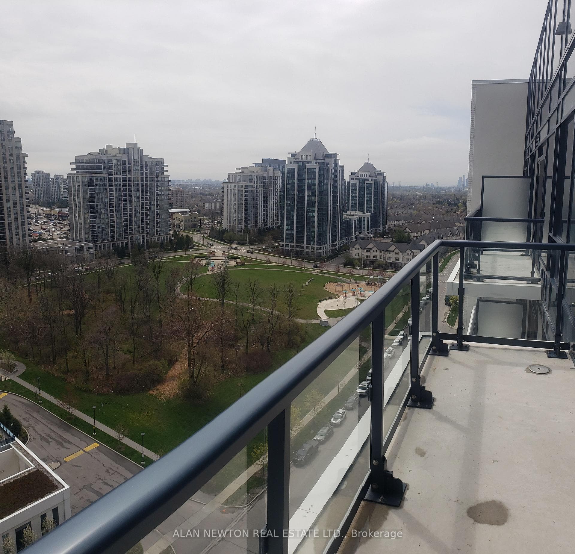 7950 Bathurst Street Unit 1518 photo 6
