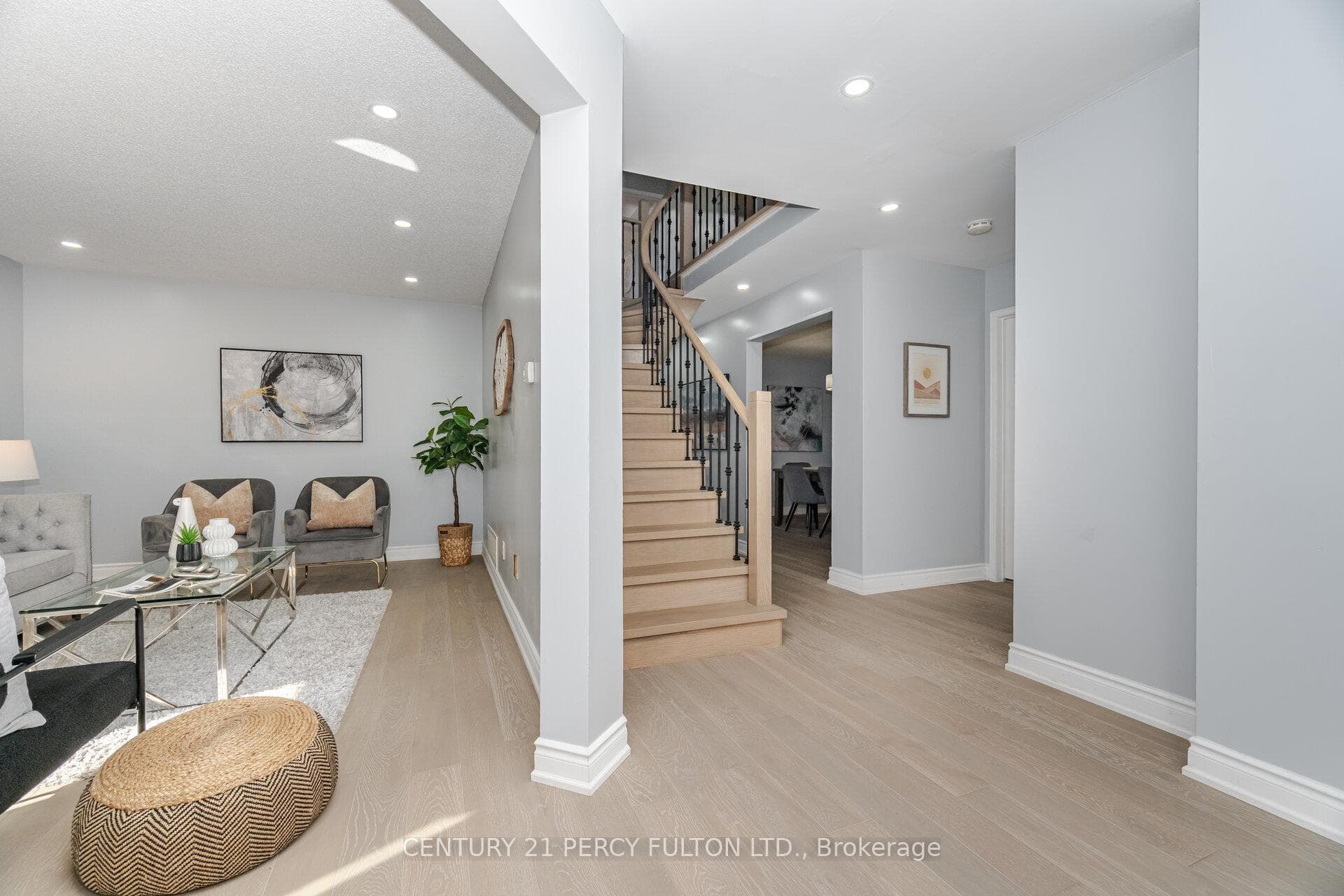 14 Keeble Crescent photo 3