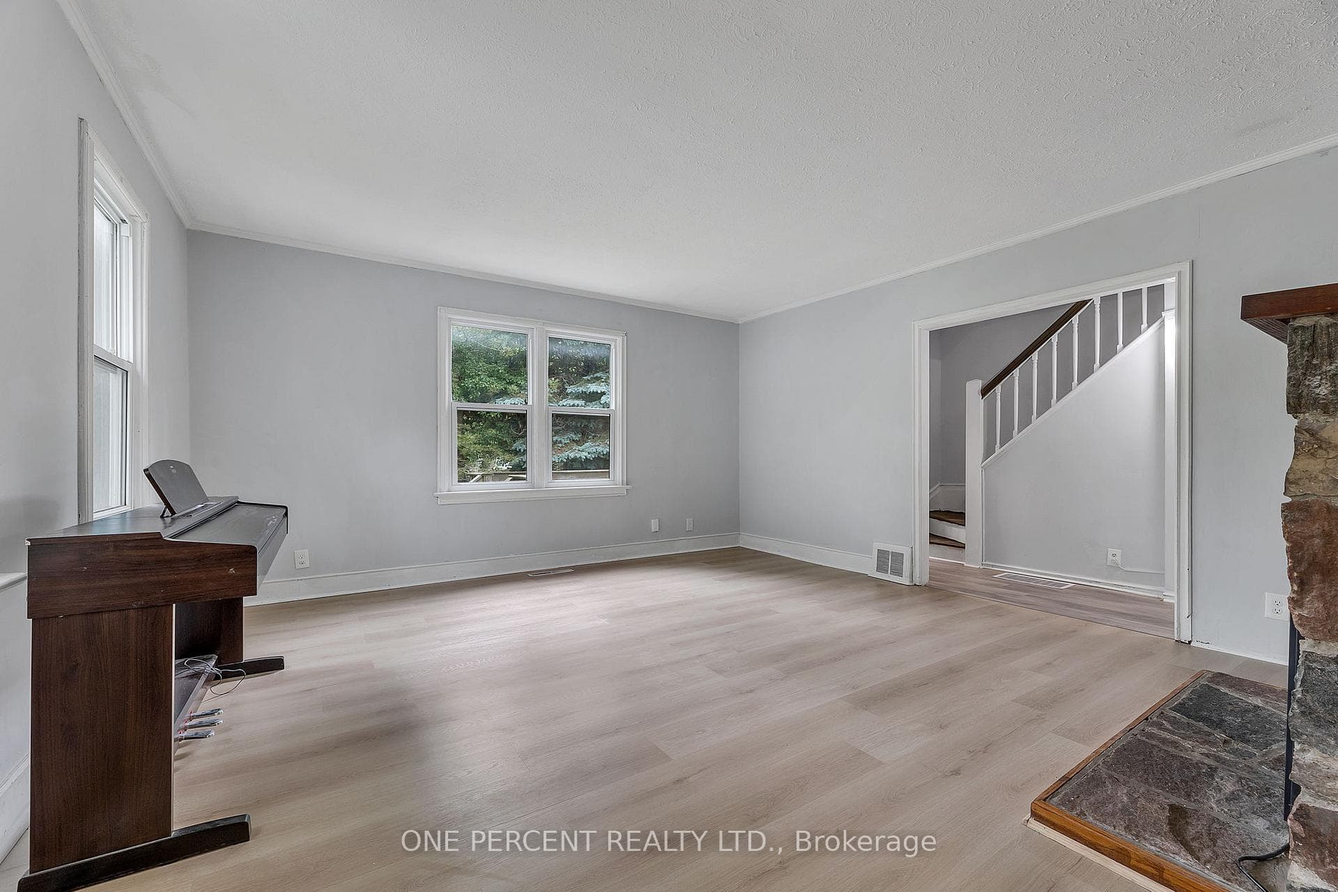 14 MCNAB Avenue photo 12