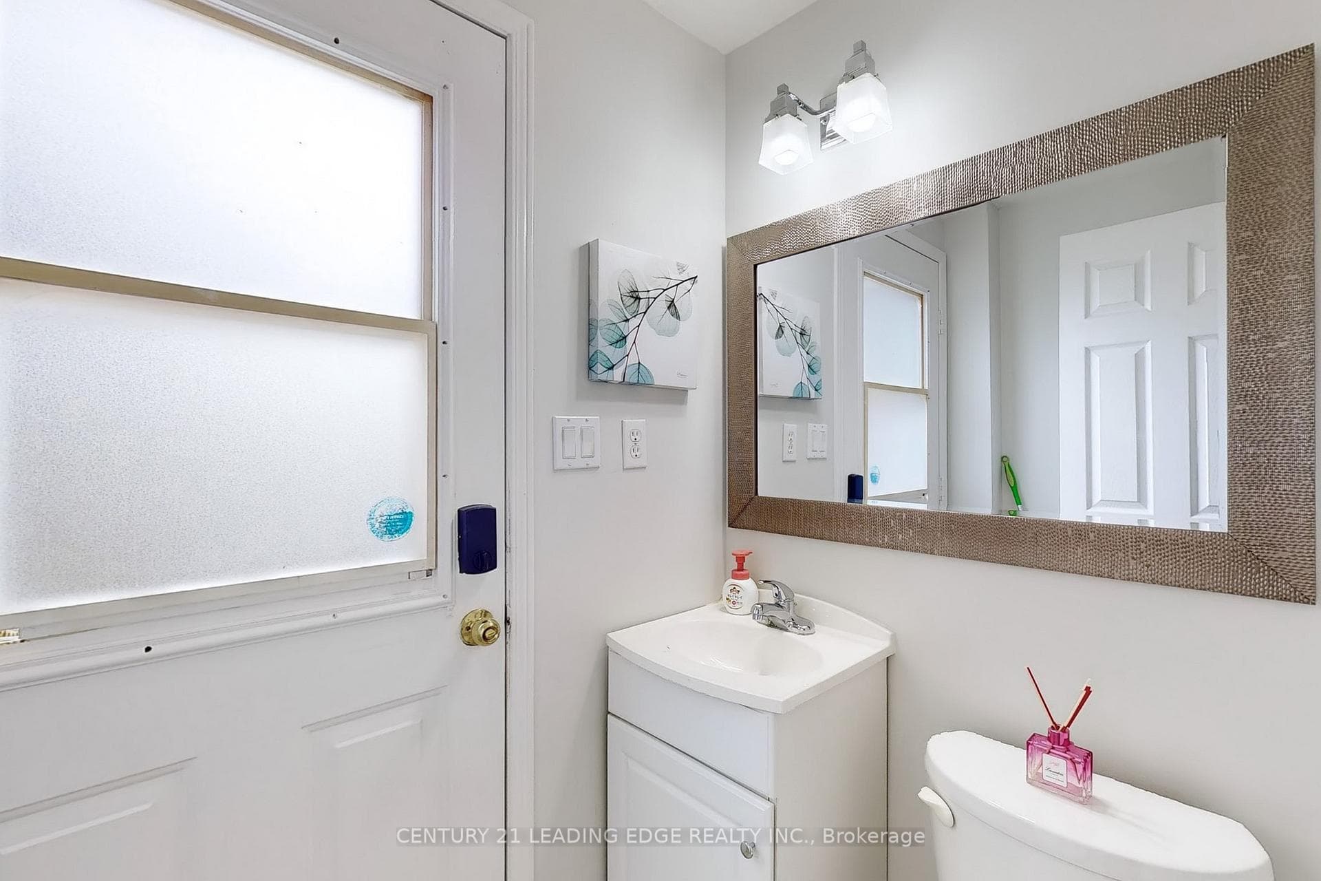 36 MEADOWGRASS Crescent photo 18