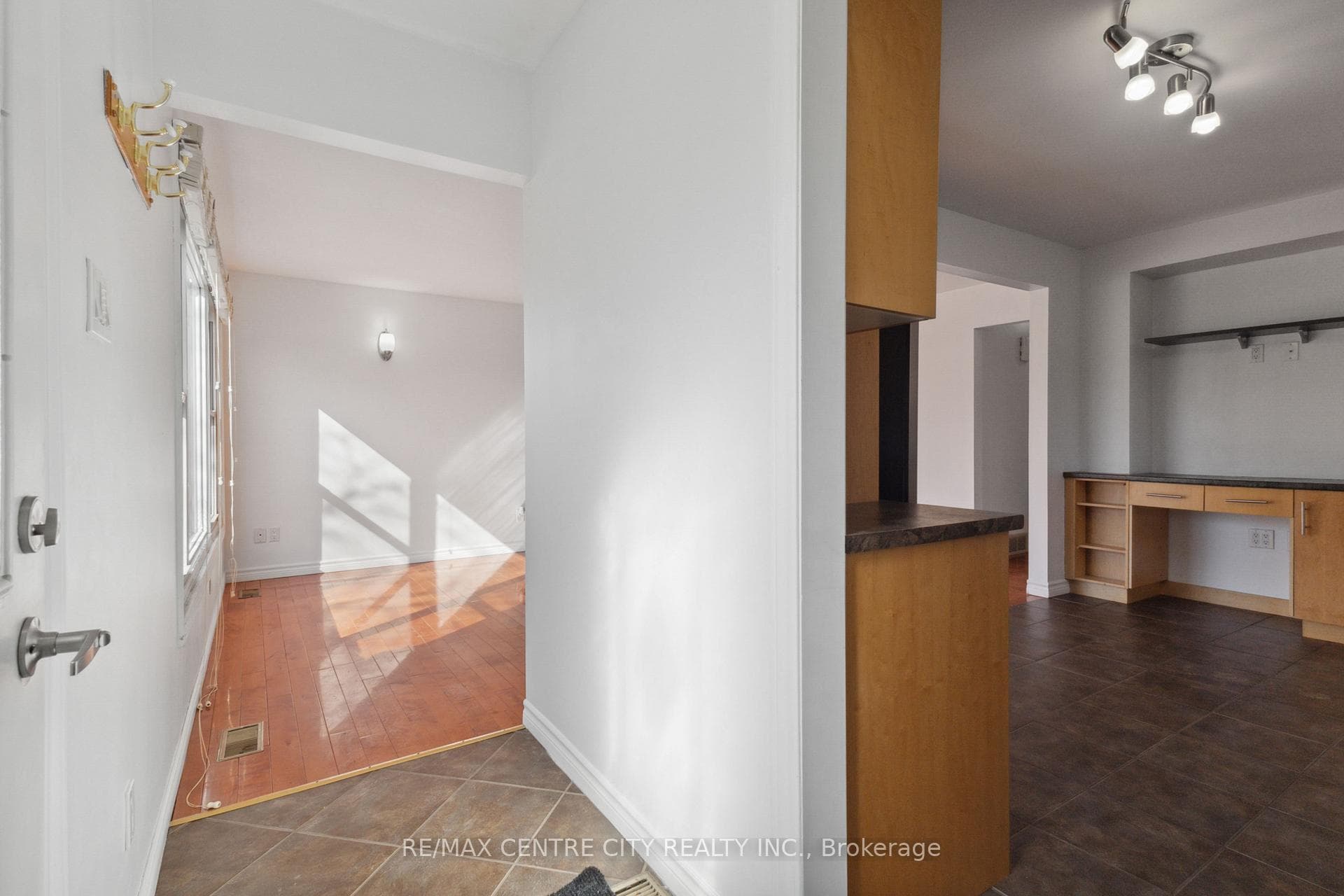 50 Stroud Crescent photo 7
