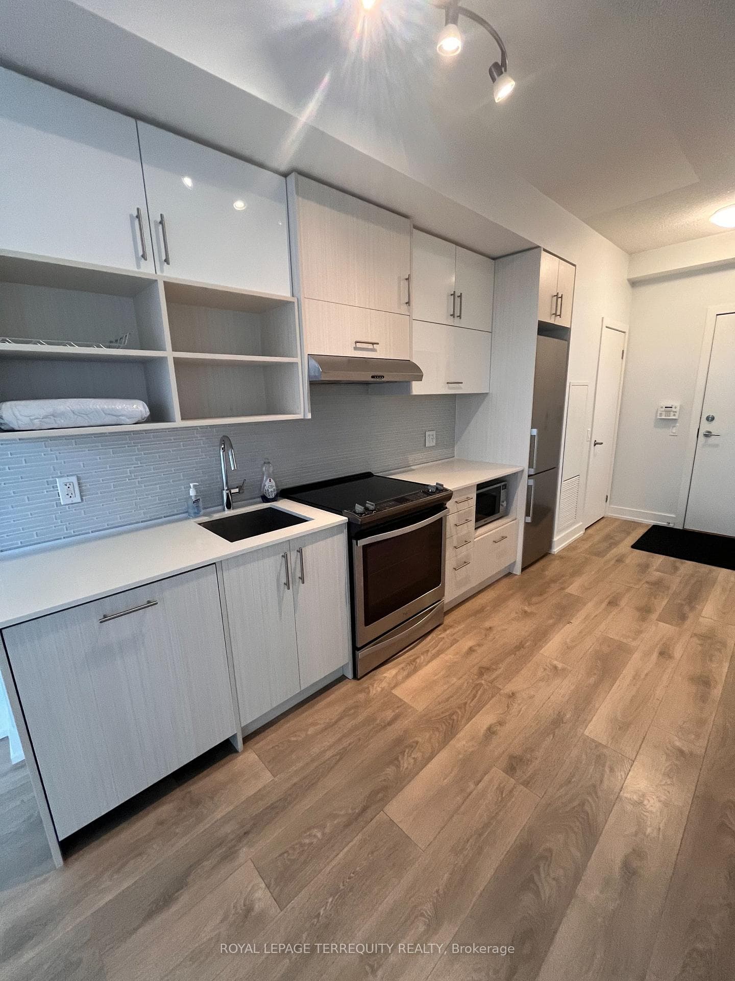 128 Fairview Mall Drive Unit 510 photo 4