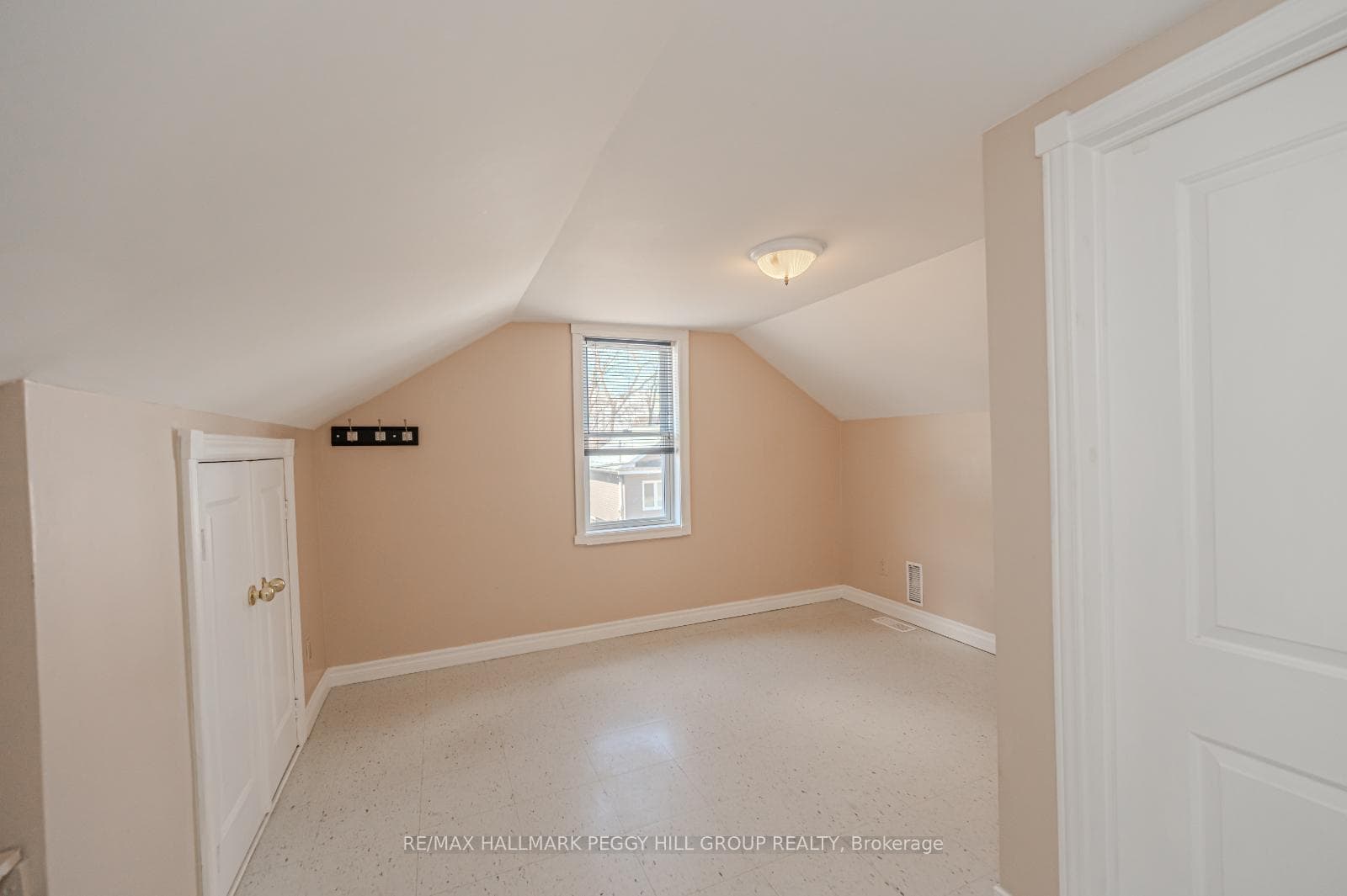 131 Sanford Street photo 17