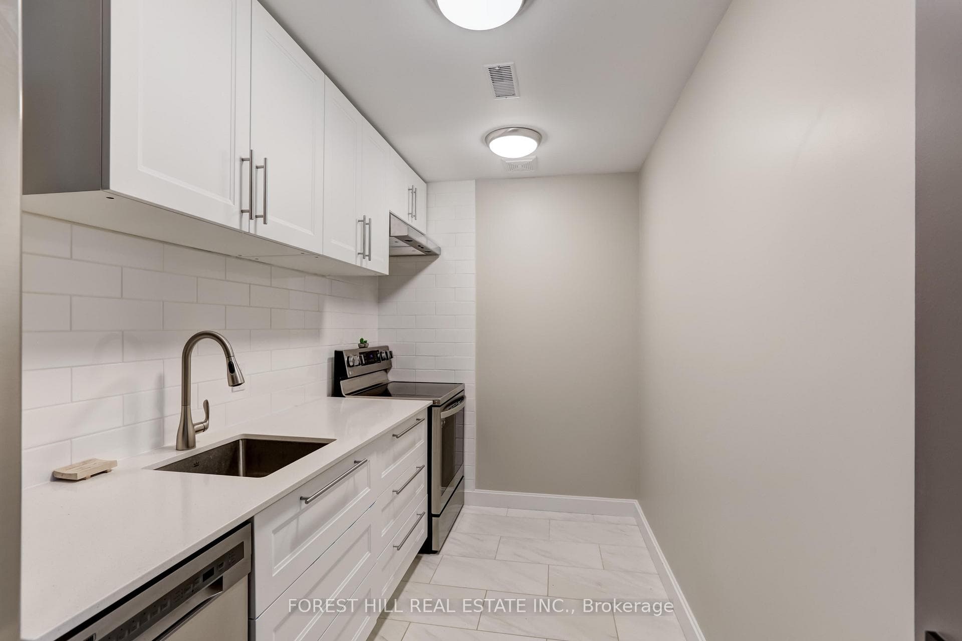 63 Woodbury Road Unit Lower photo 10