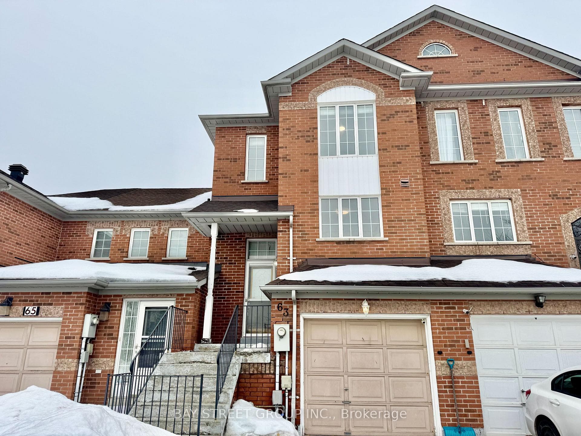 63 Lucena Crescent photo 1