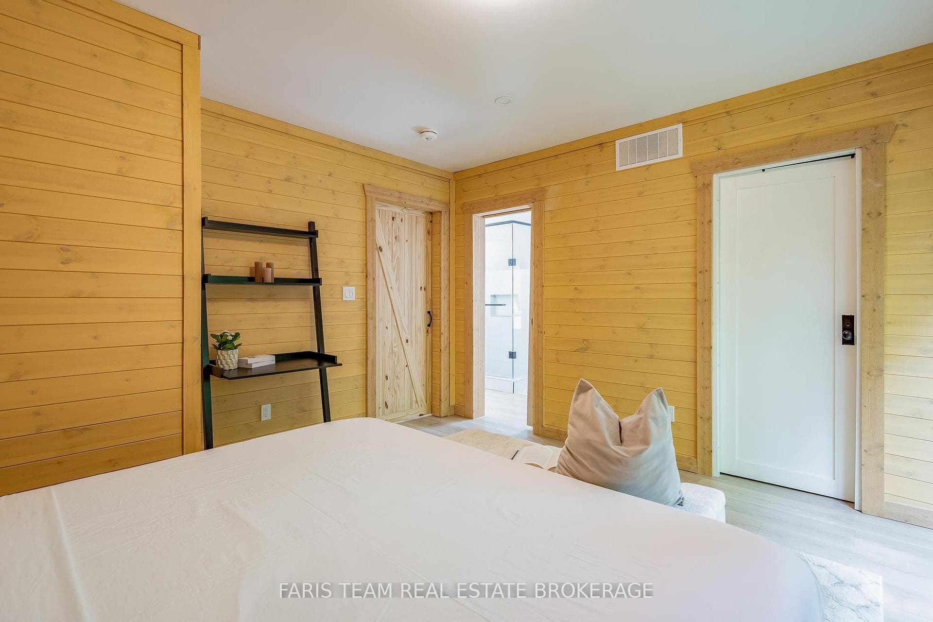 1490 Champlain Road photo 16