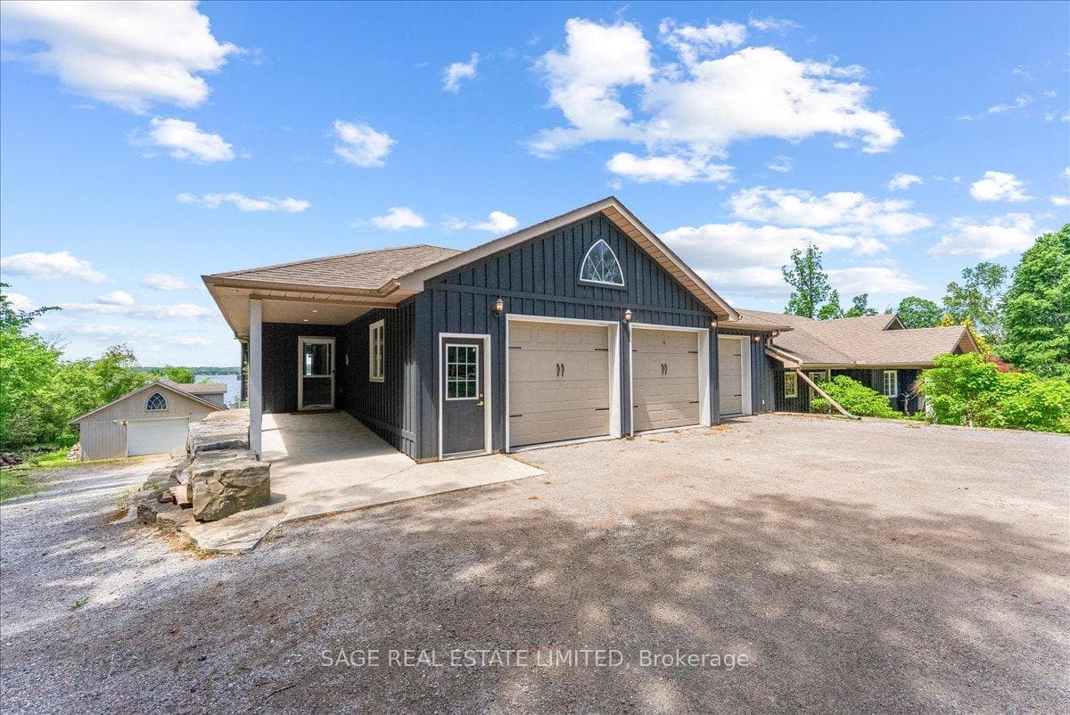 1634 Morris Avenue photo 3