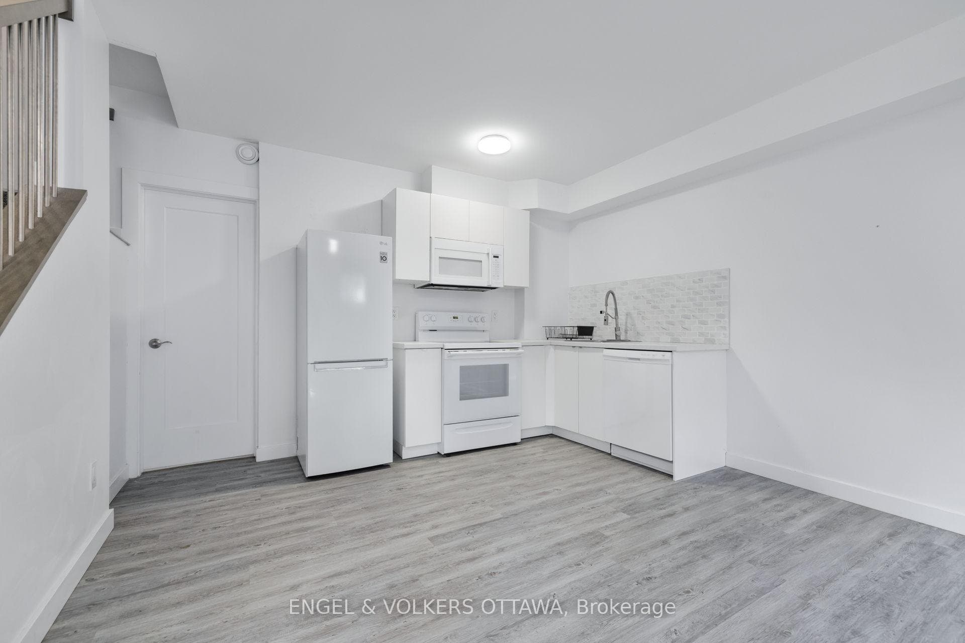 151 Longpré Street photo 47