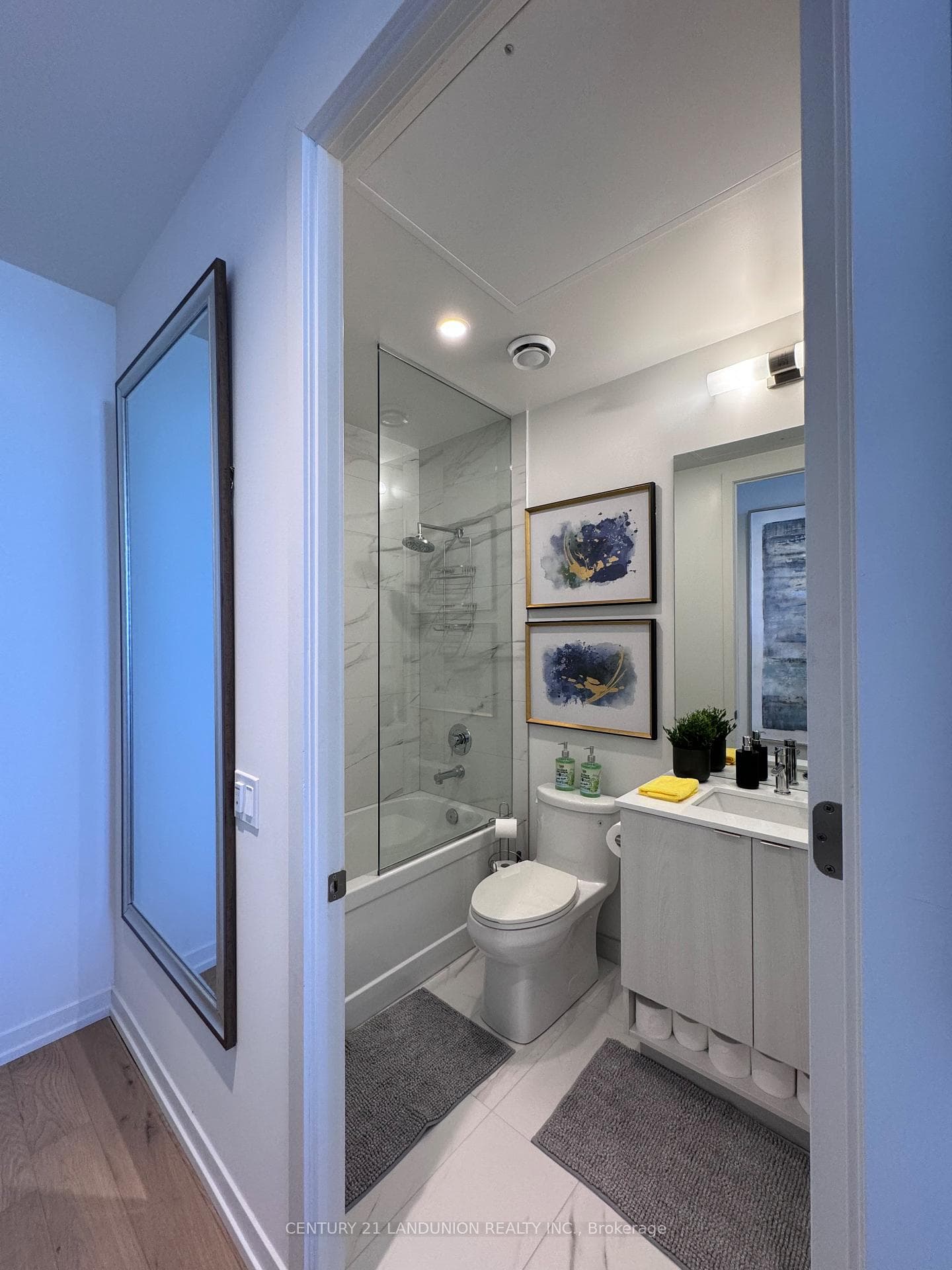 138 Downes Street Unit PH206 photo 13