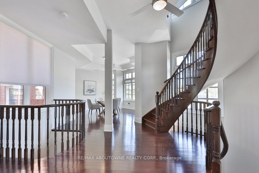 120 Bronte Road Unit 8 photo 21