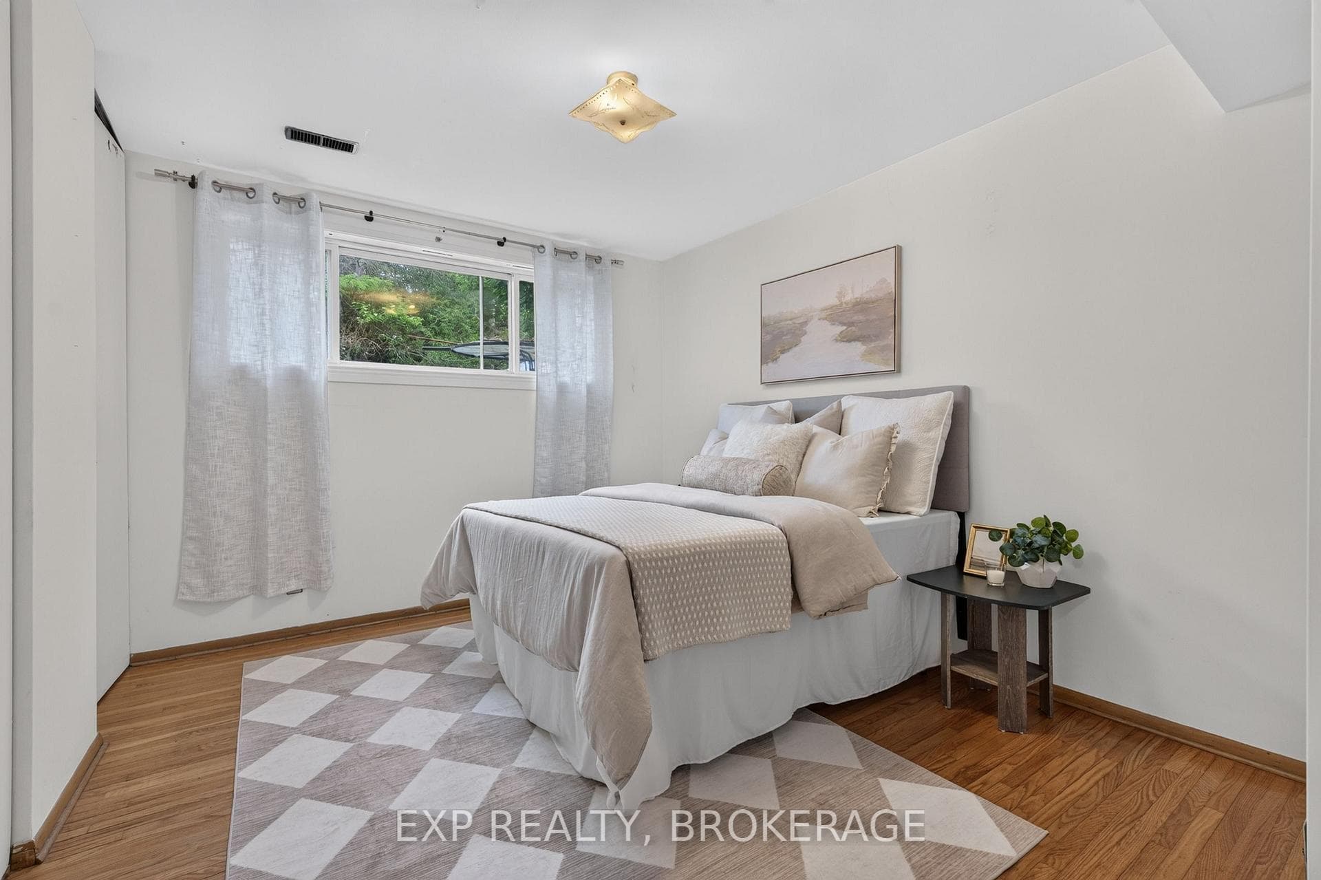 11 PEMBER Place photo 23