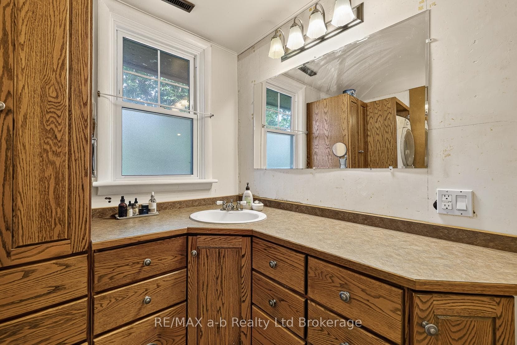 61 Parkwood Drive photo 35