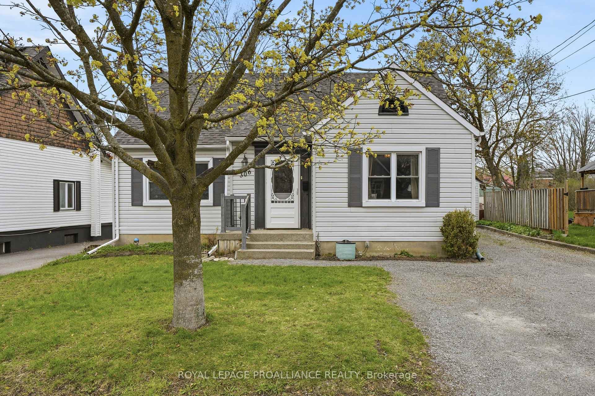 306 Dufferin Avenue photo 2