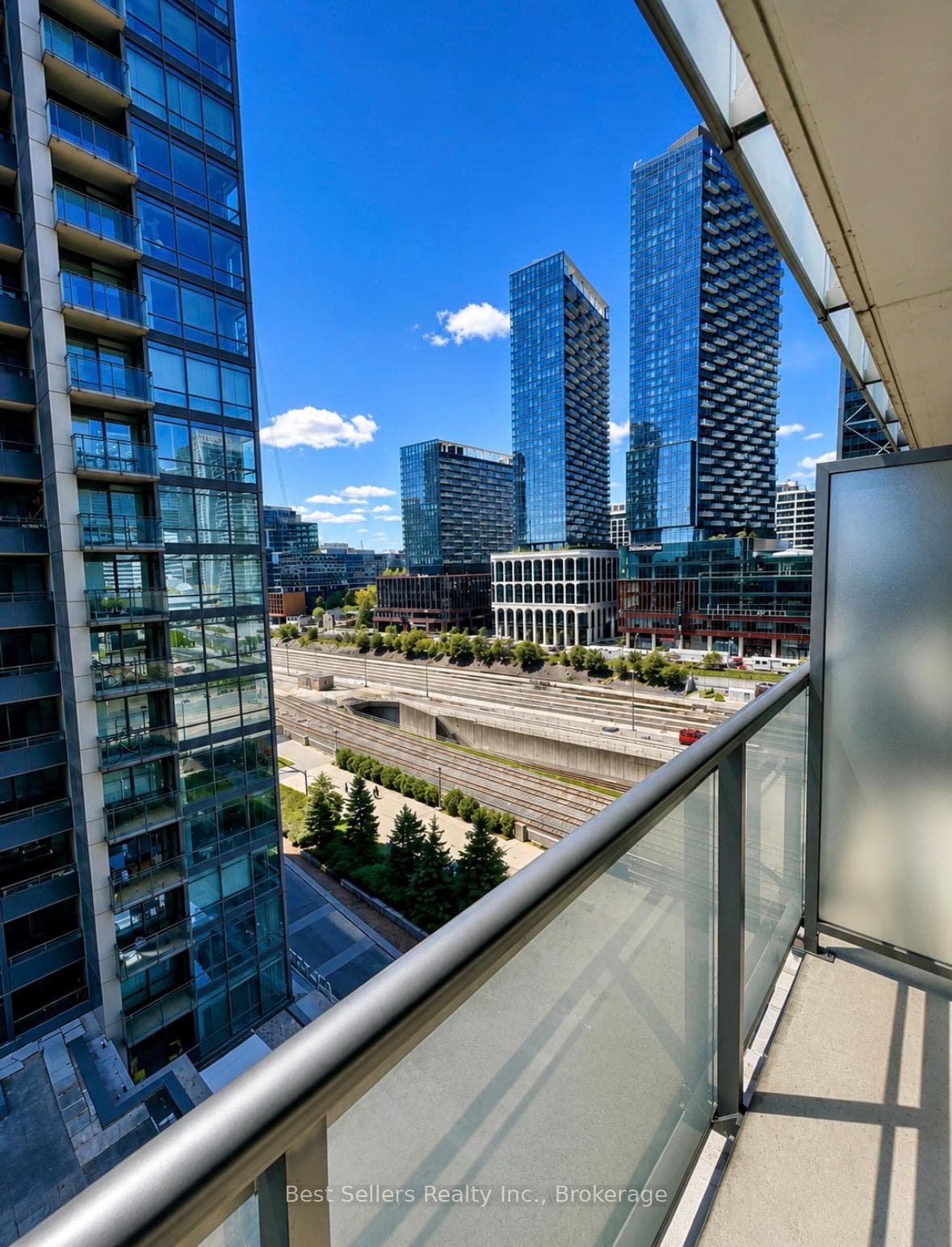 4000 Spadina Avenue Unit 1001 photo 11