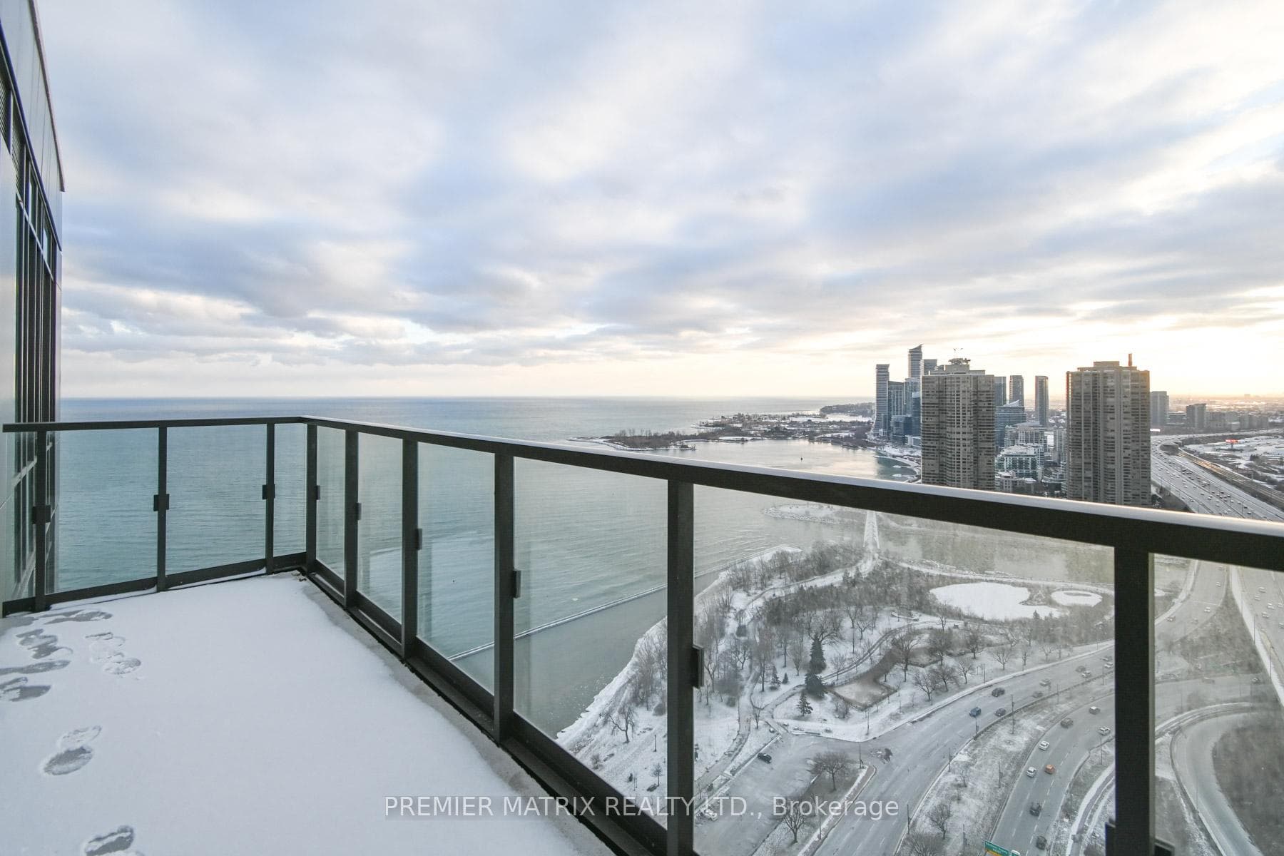 1928 Lake Shore Boulevard Unit PH 7 photo 18