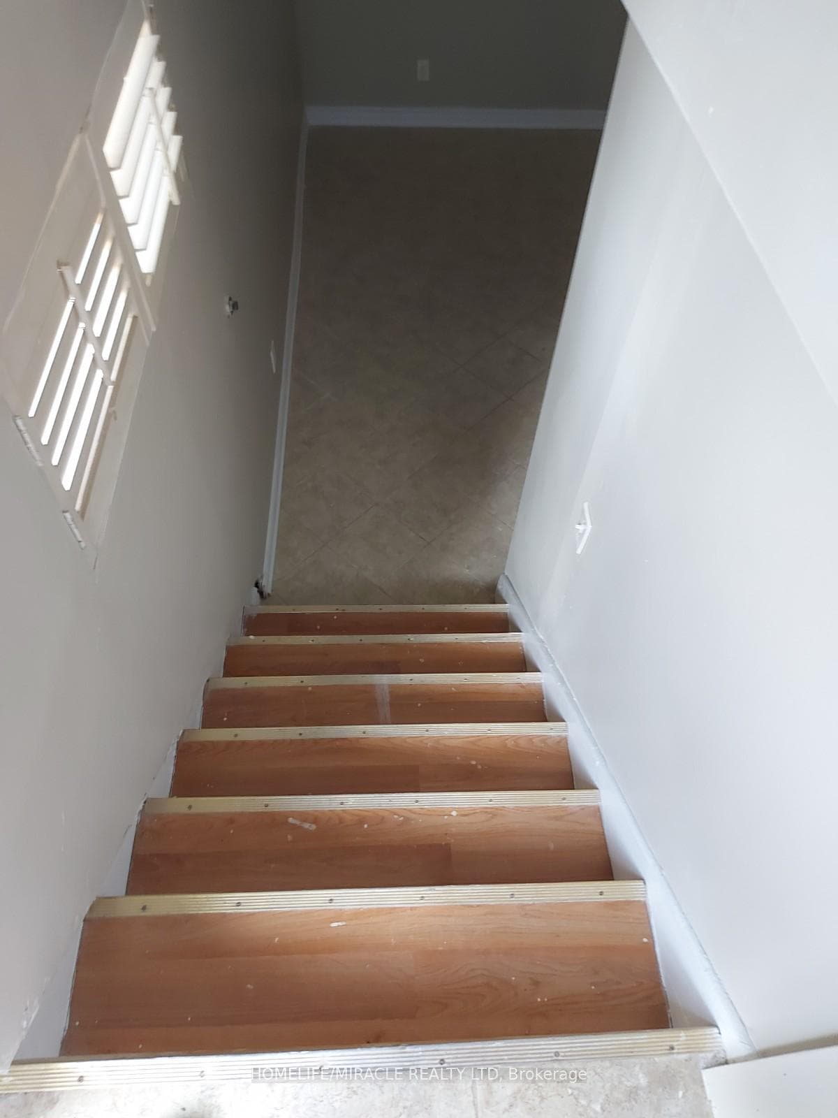 544 Gillmoss Road Unit Bsmt photo 3