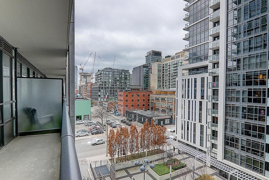 460 Adelaide Street Unit 701 photo 16