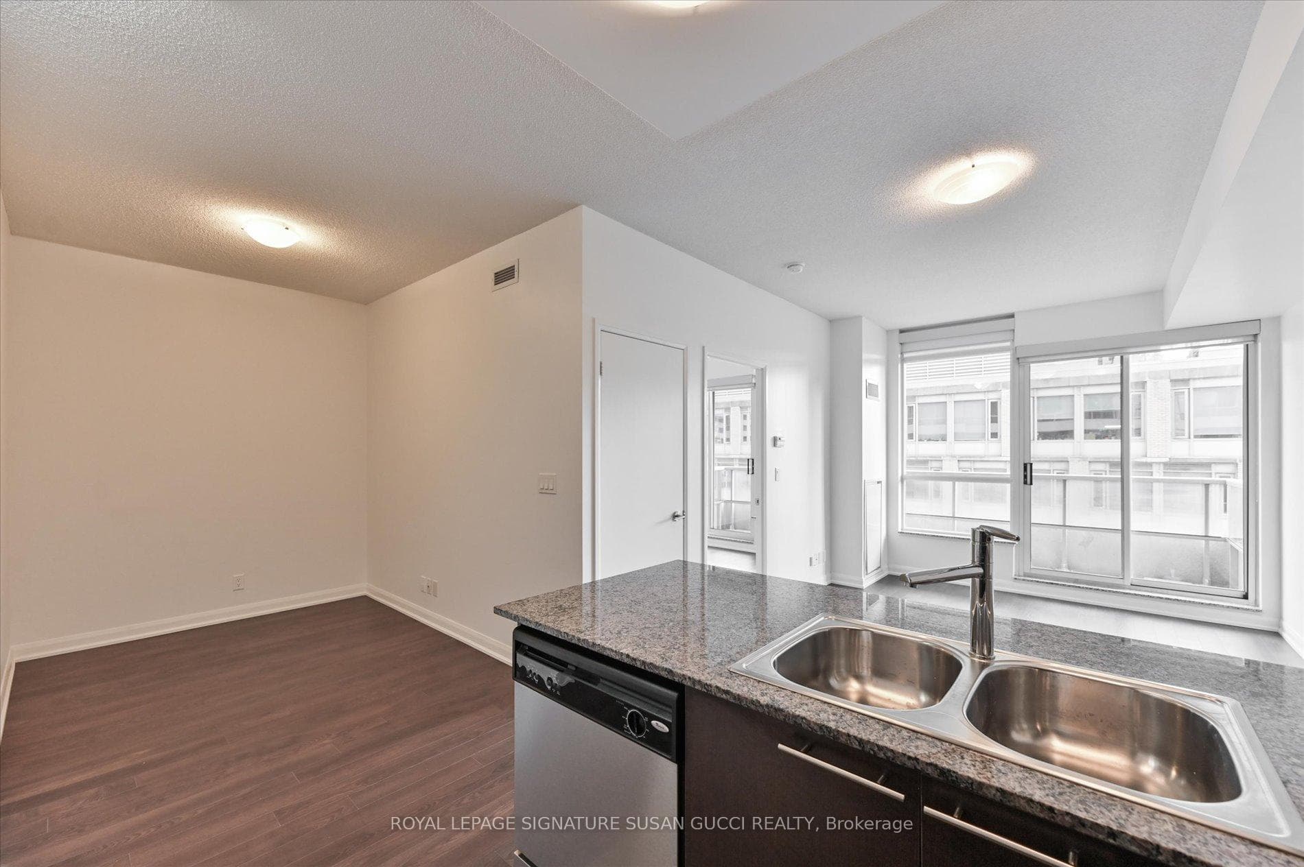 500 Sherbourne Street Unit 907 photo 10