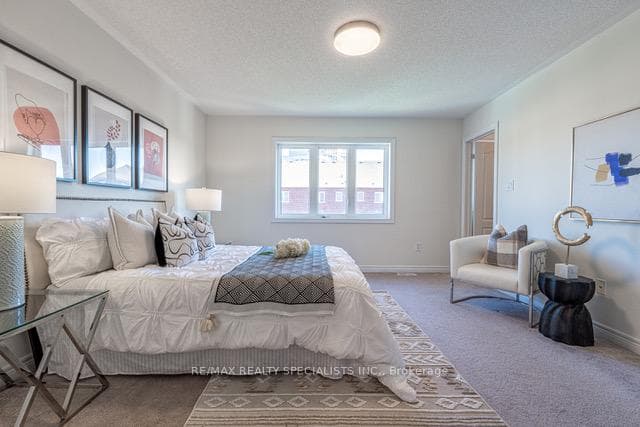 7 Snelgrove Crescent photo 17