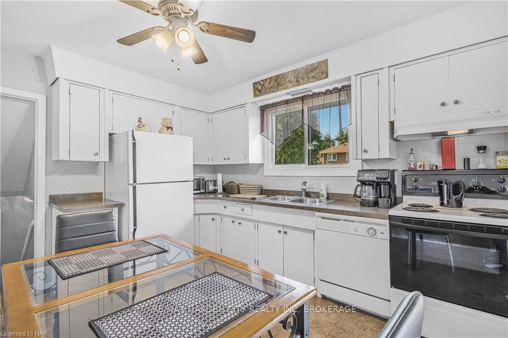 18 ENDICOTT Terrace photo 15