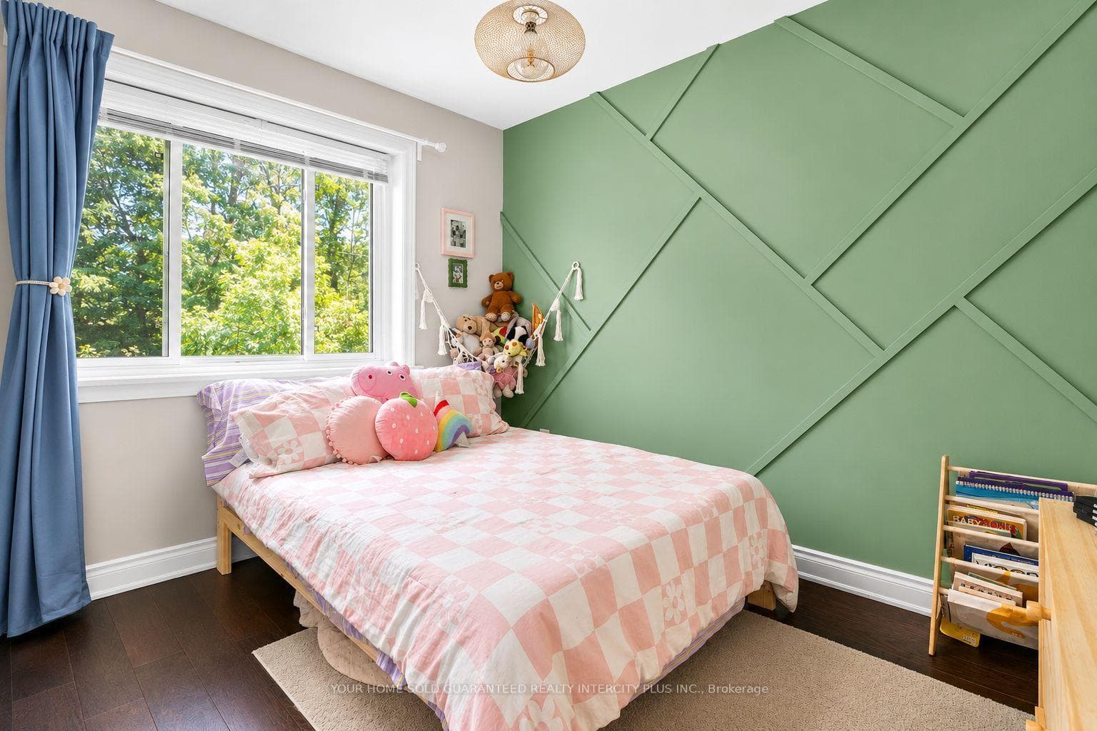 30 Garside Crescent photo 17