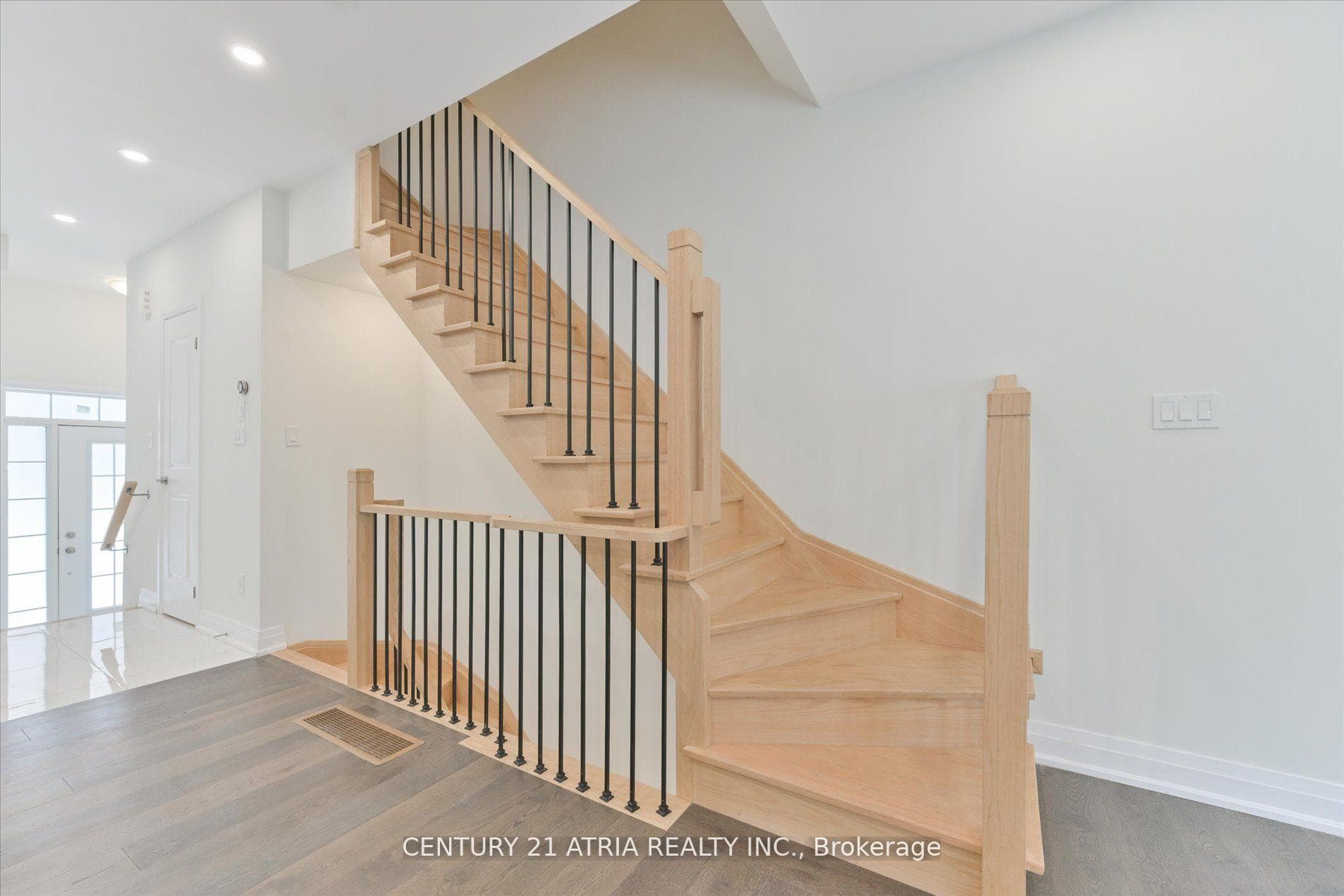 106 Clippers Crescent photo 21