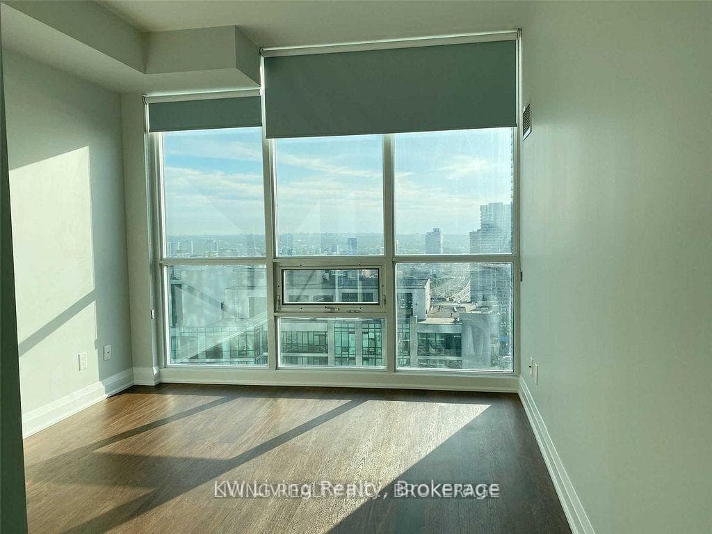16 Harbour Street Unit 4405 photo 32