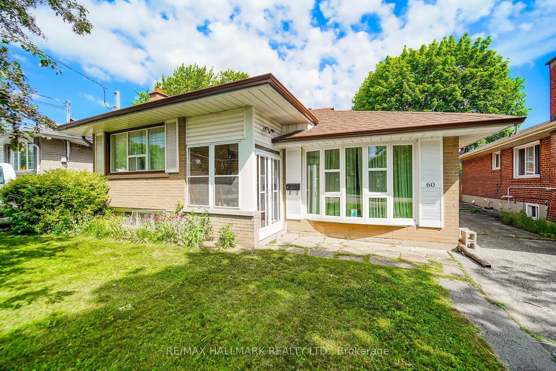 60 Vradenberg Drive photo 5