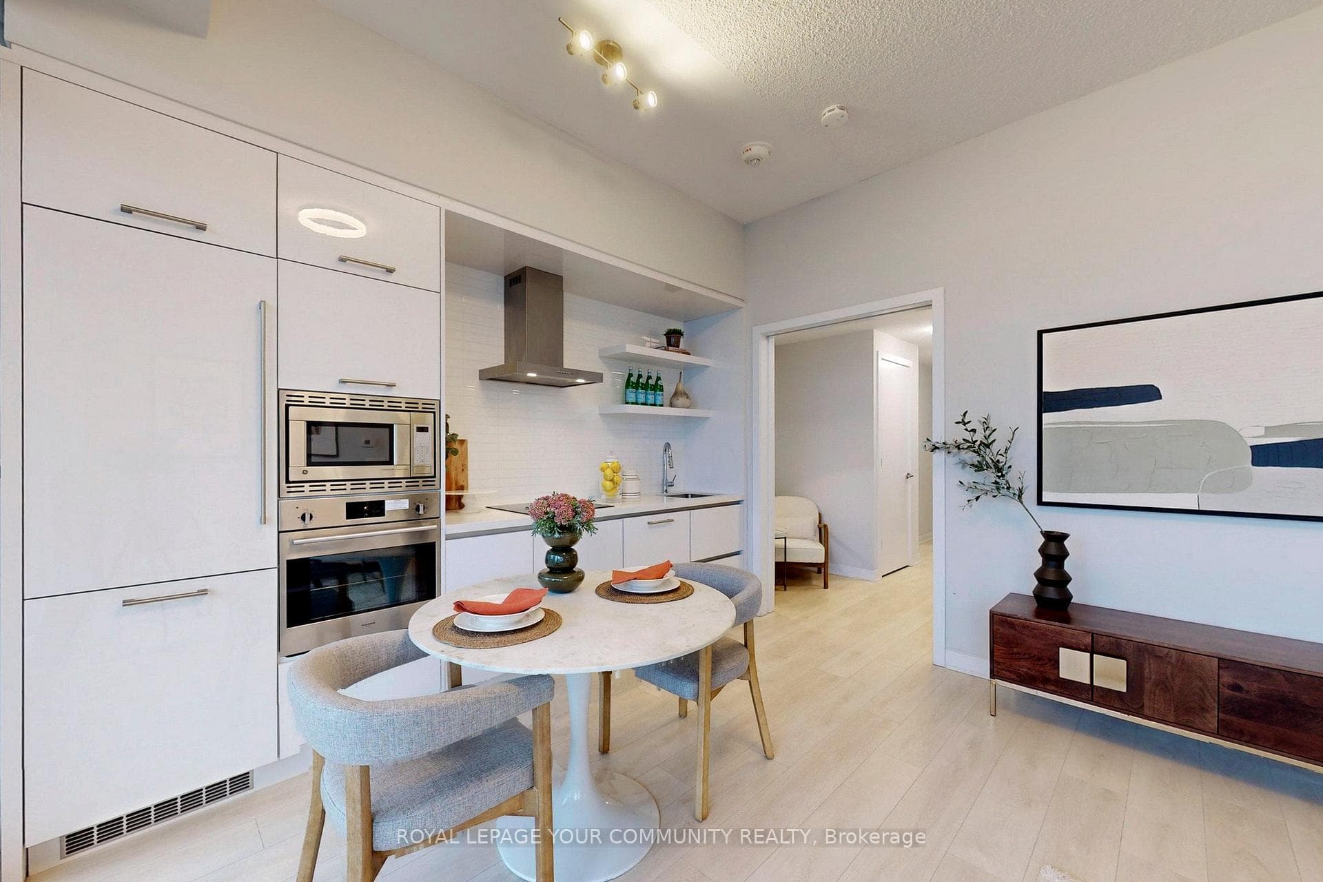 2221 Yonge Street Unit 3001 photo 12