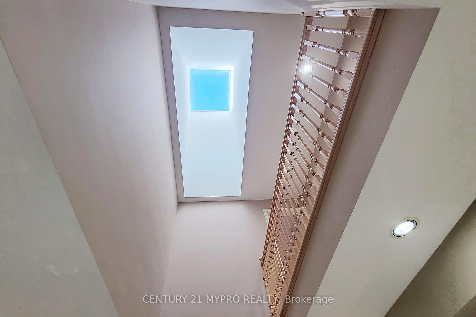 47A Benson Avenue photo 19