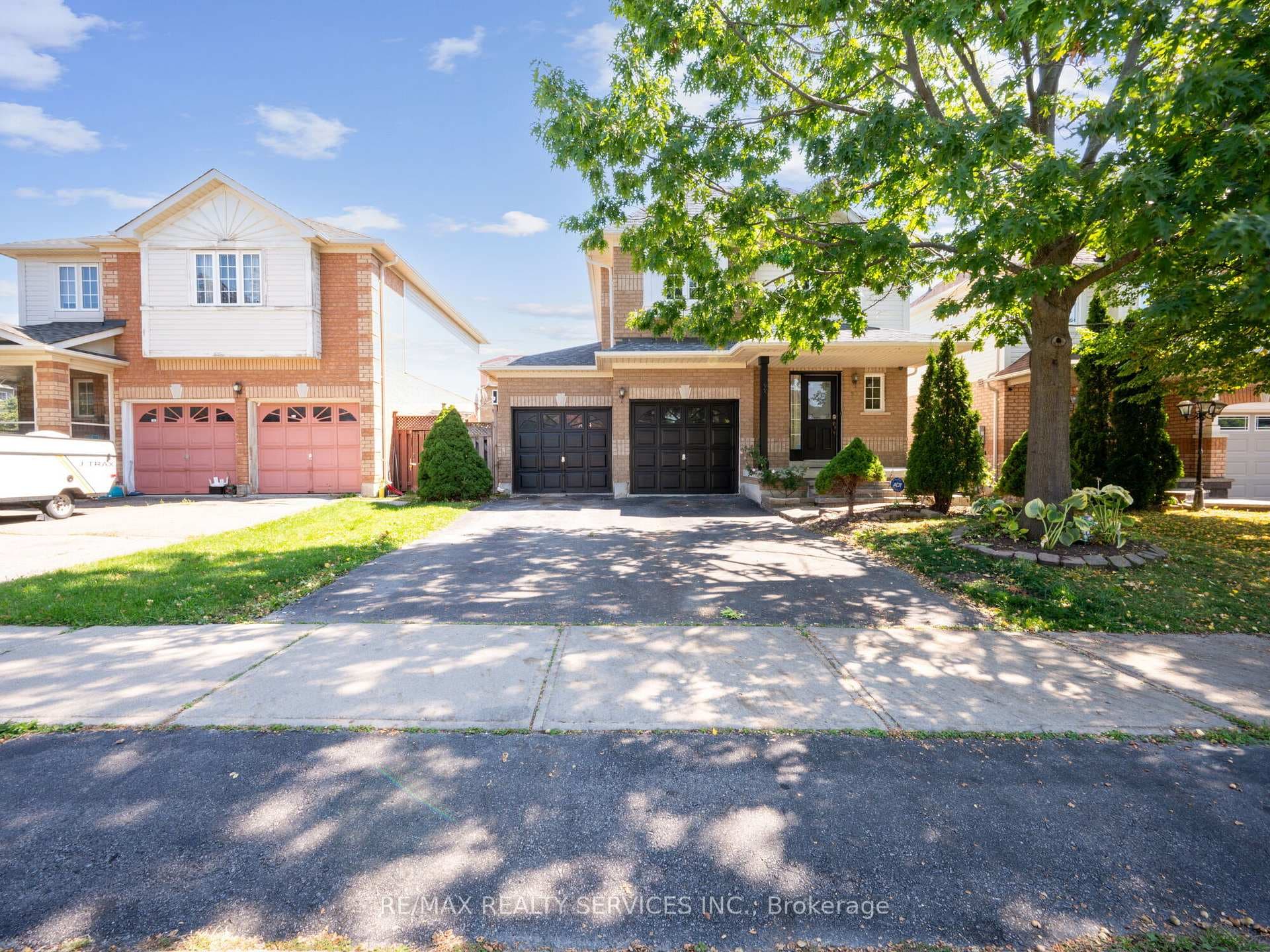 19 Gold Park Place photo 3