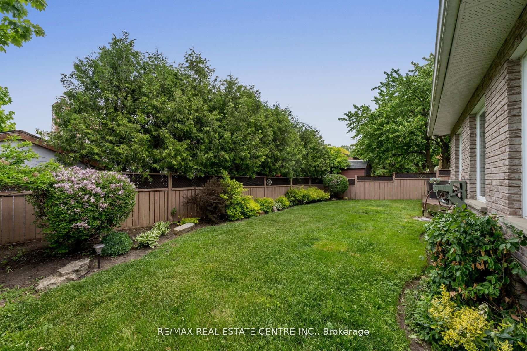 10 Melissa Crescent photo 33