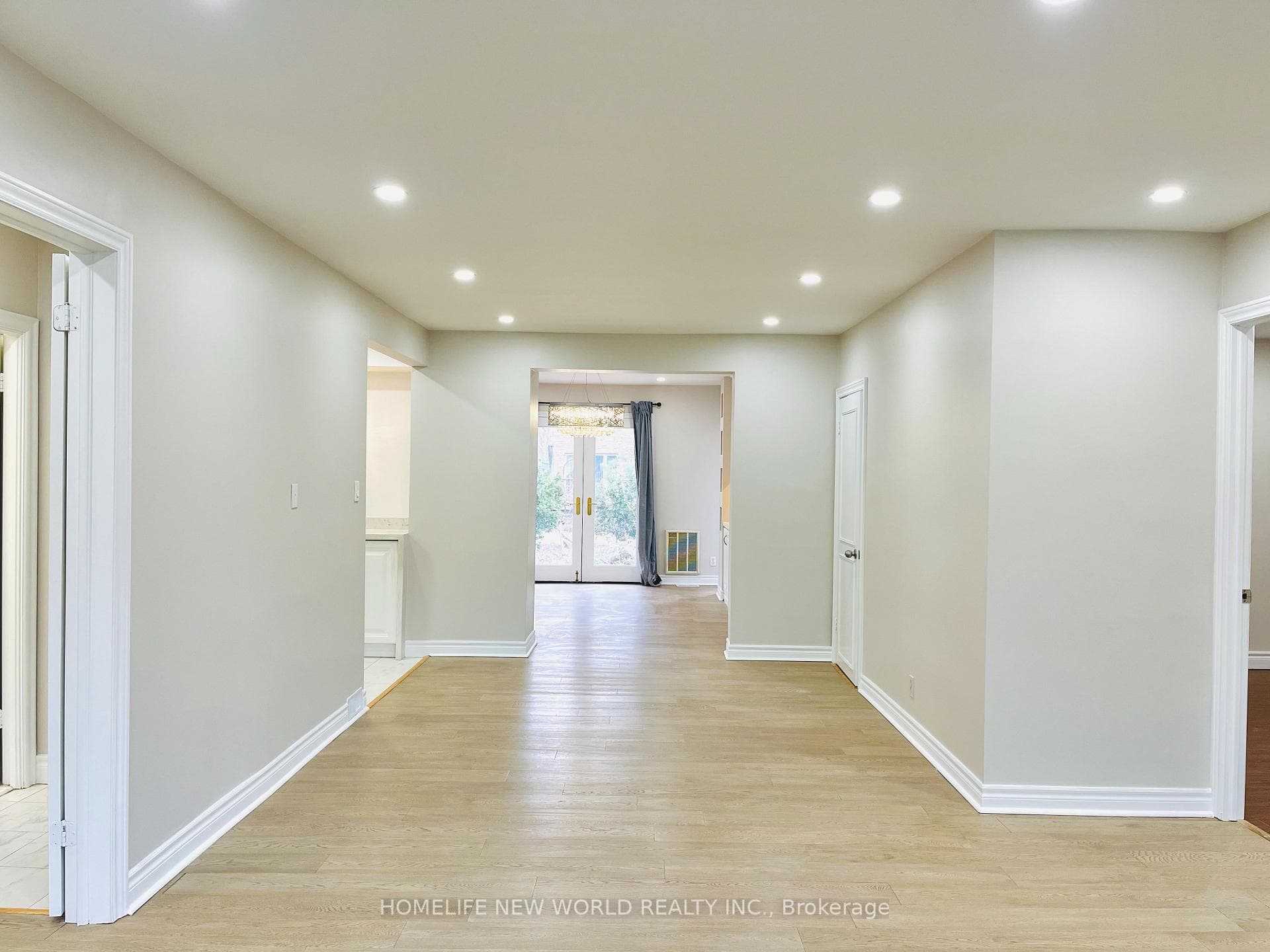 298 EMPRESS Avenue Unit GROUND photo 3