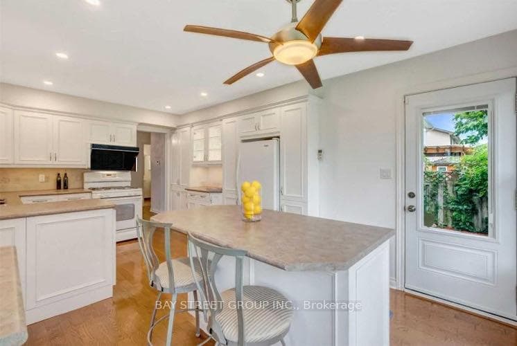 1485 Greenbriar Drive photo 5