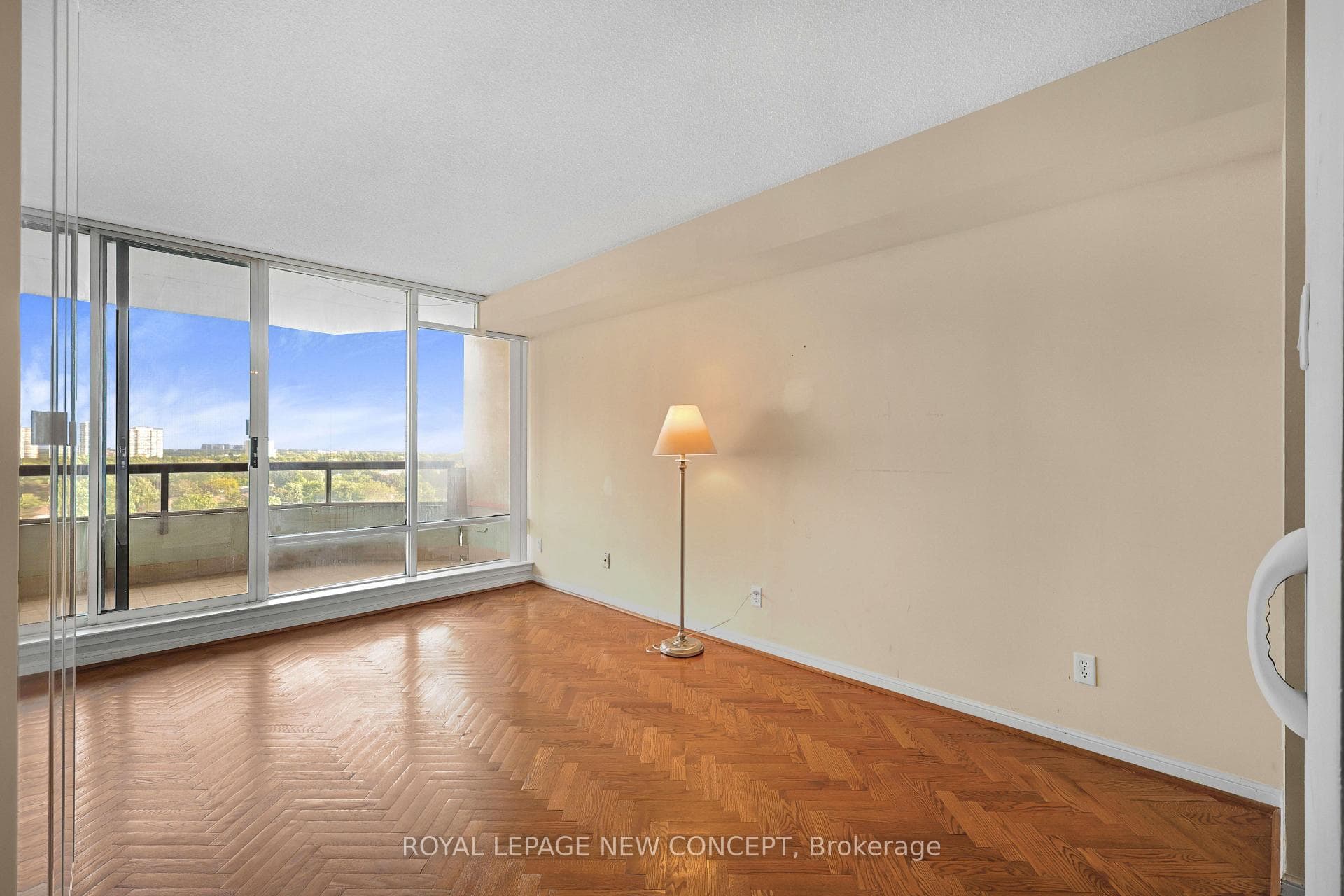 1121 Steeles Avenue Unit 912 photo 18