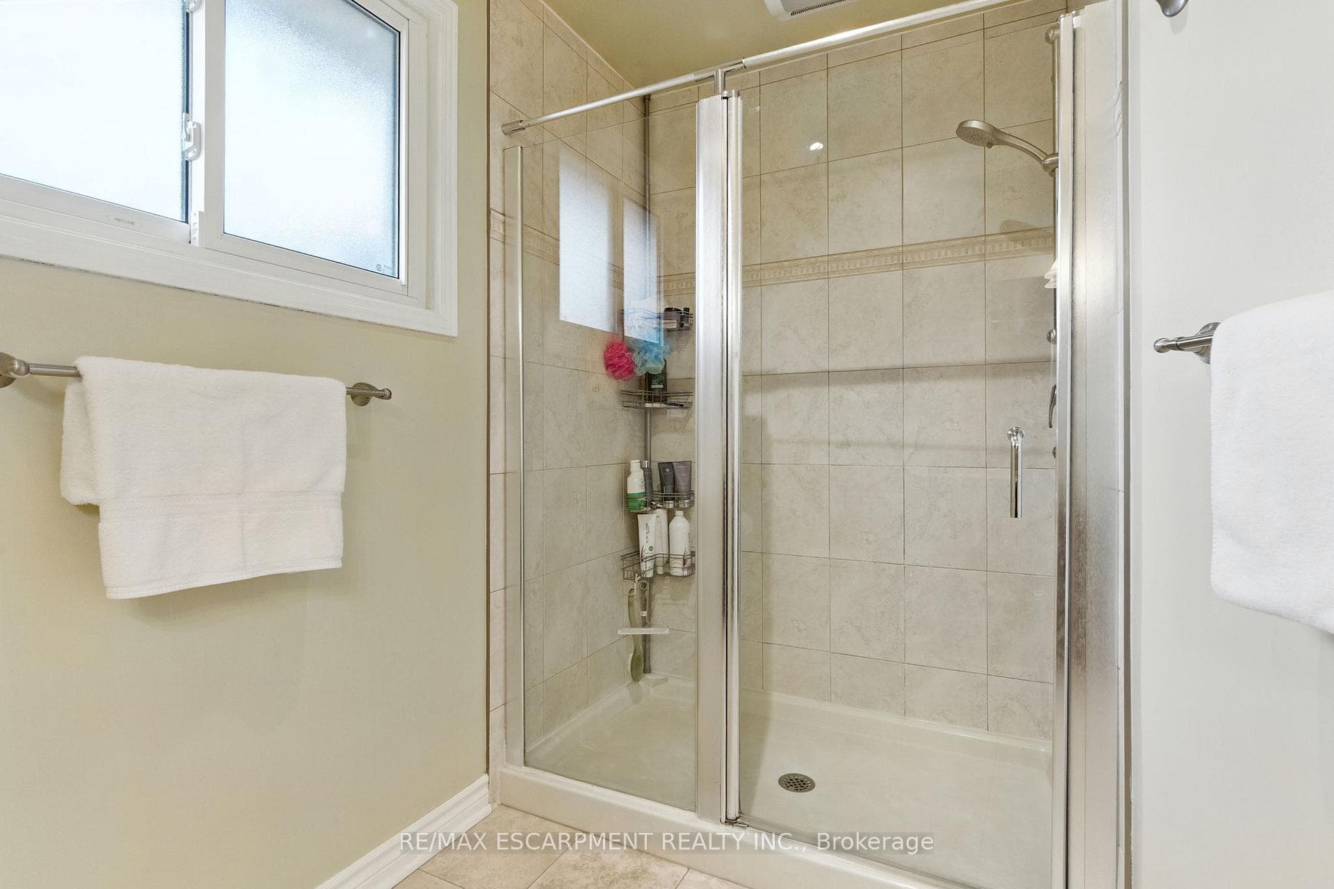 561 Harmony Avenue photo 27