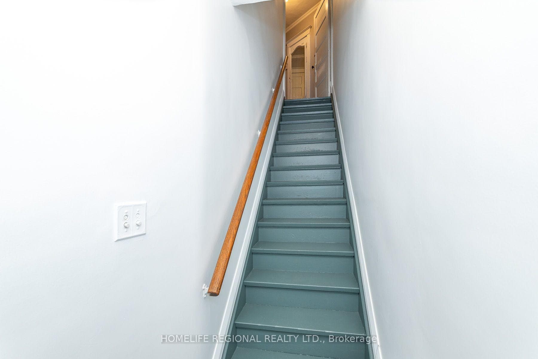 353 St Clarens Avenue photo 4