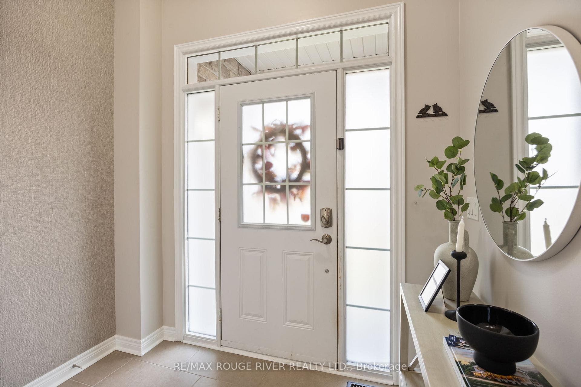 139 Cathedral Drive photo 2
