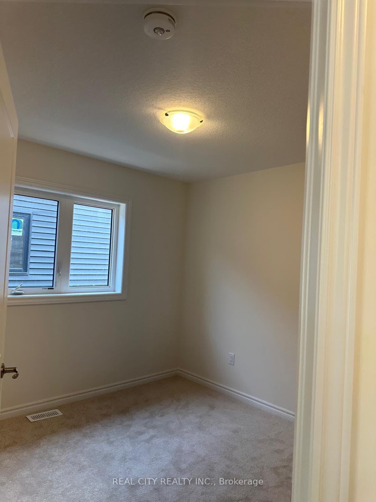 88 Macklin Street photo 6