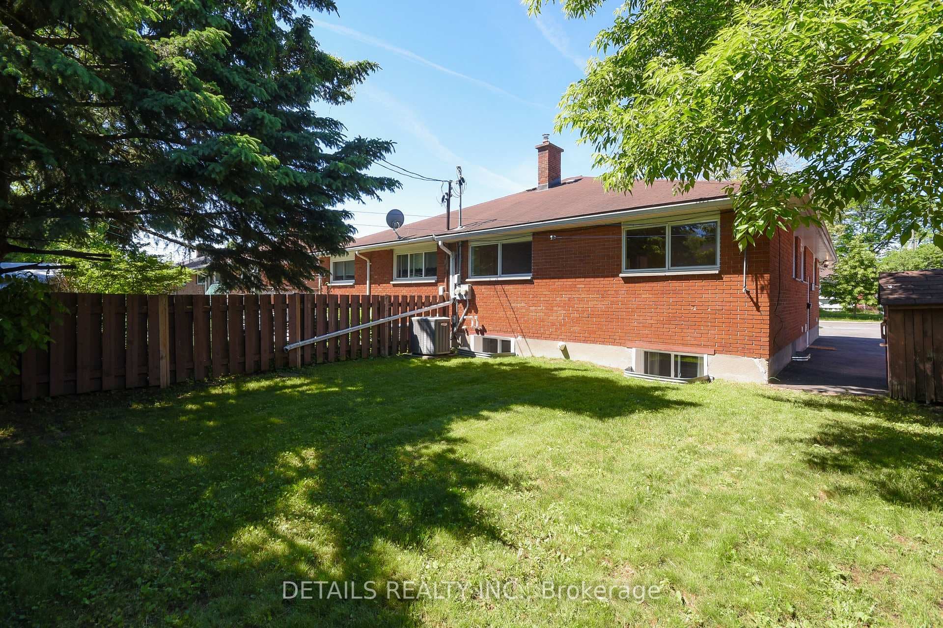 1255 Highgate Road photo 37