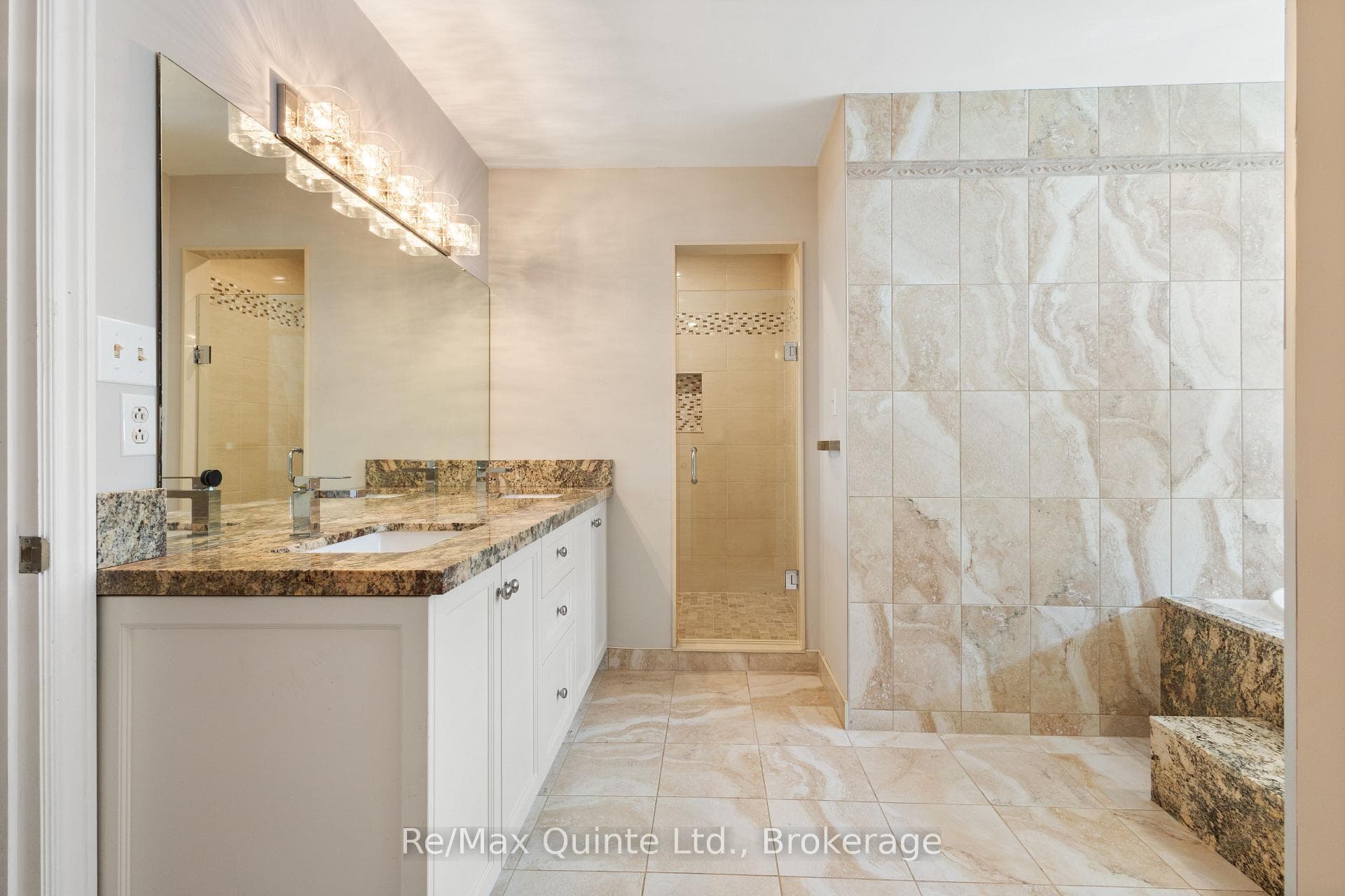 17 Applewood Court photo 29