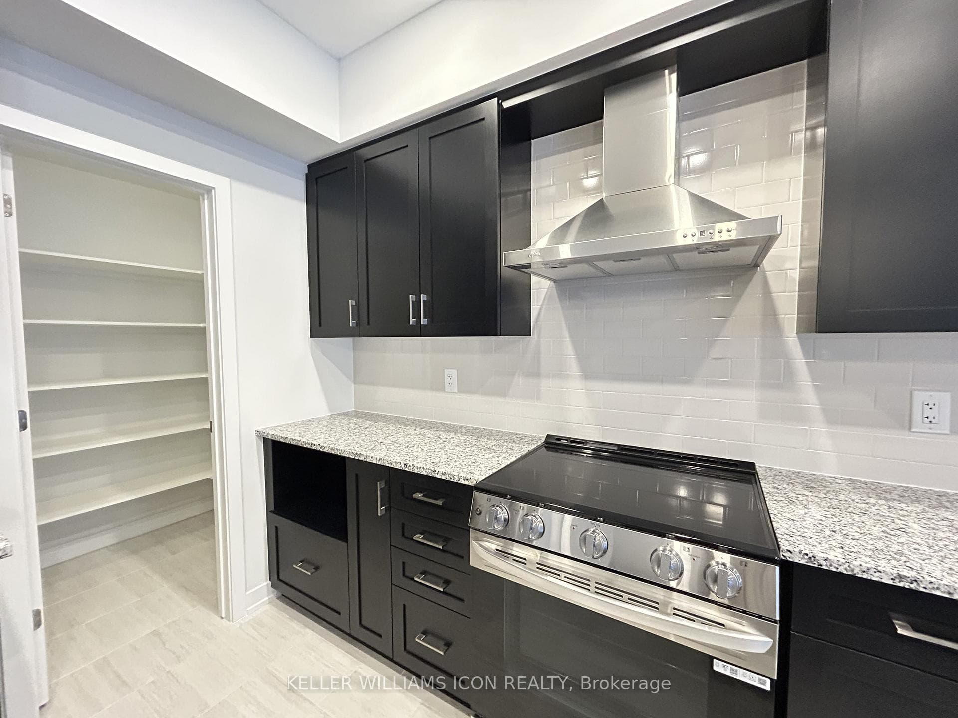383 Mango Street photo 11