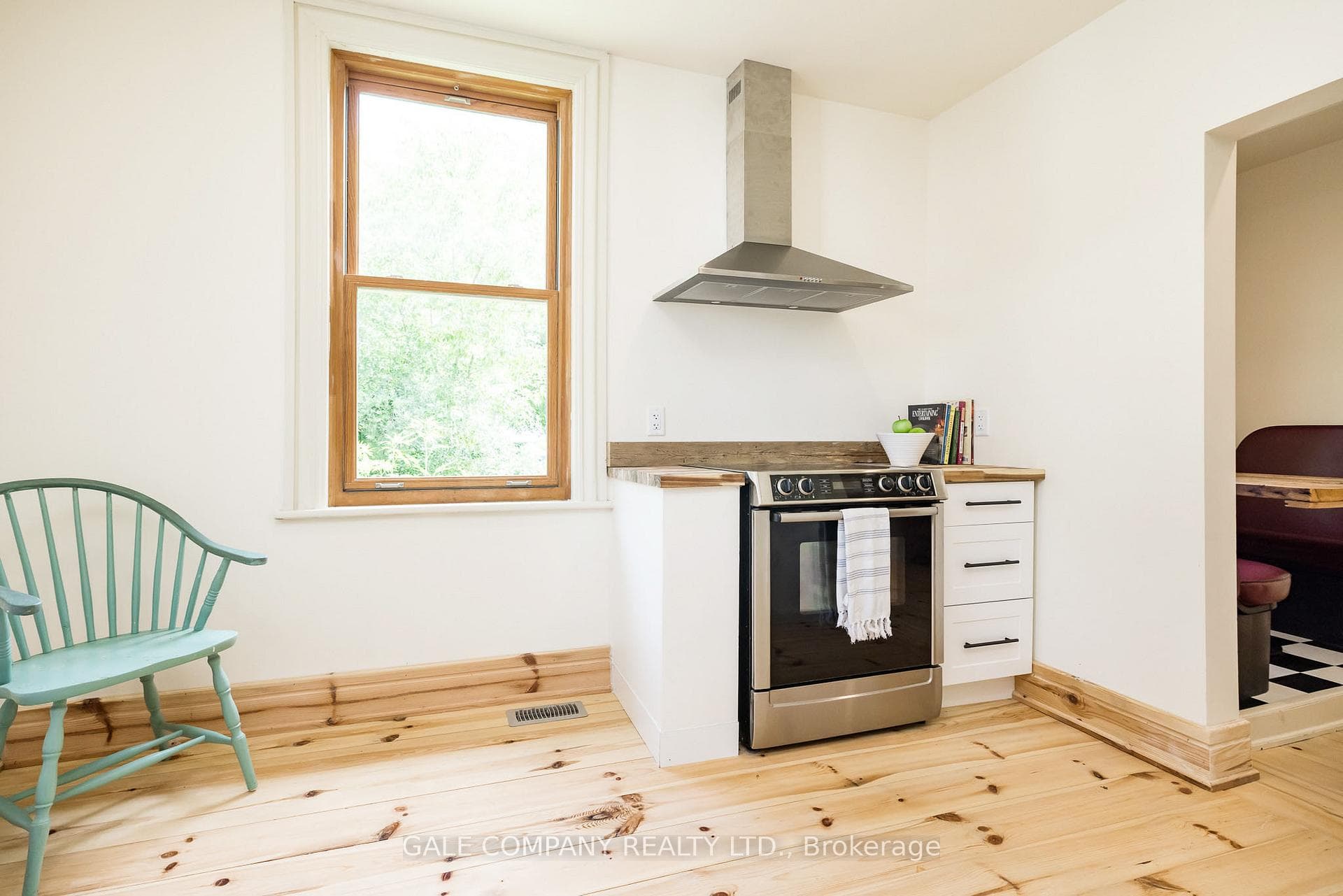 236 Blakeney Road photo 10