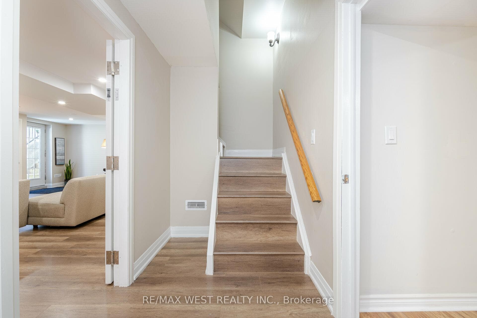 2932 Redbud Avenue Unit Bsmt photo 21