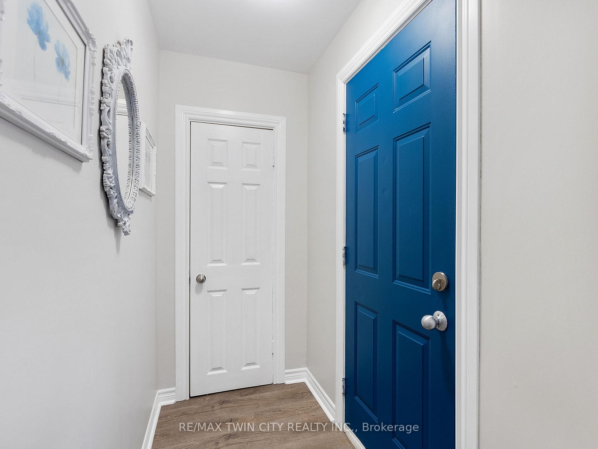 211 East 18th Street photo 4
